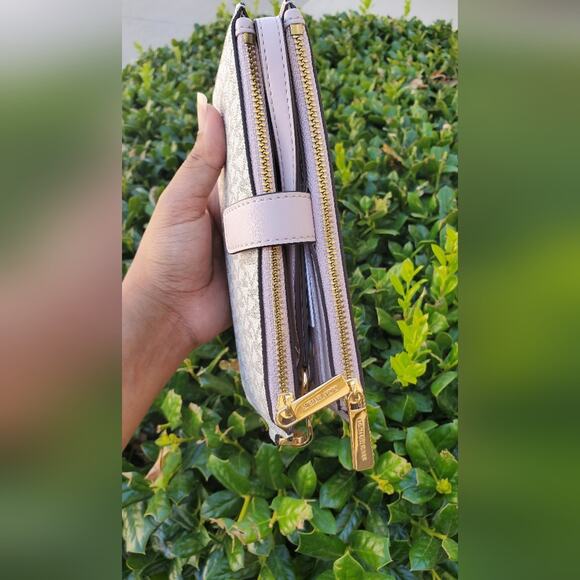 Michael Kors Wallet Vanilla Pink NWT - Picture 2 of 6